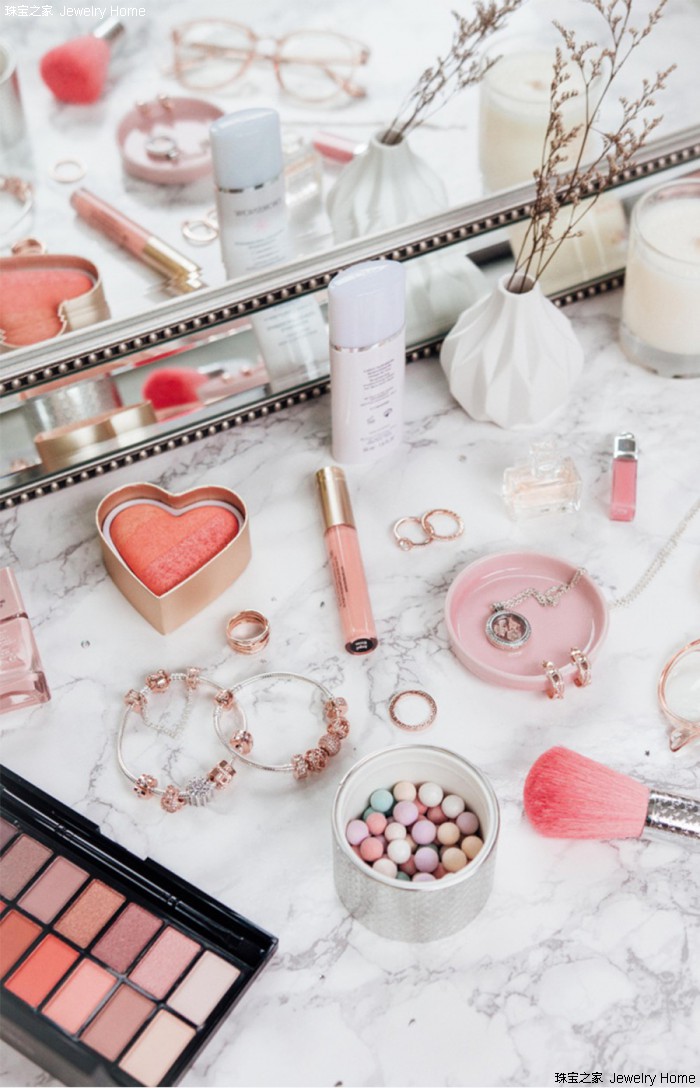 朋友圈如何低调晒奢侈品,珠宝发朋友圈如何巧妙的吸引人