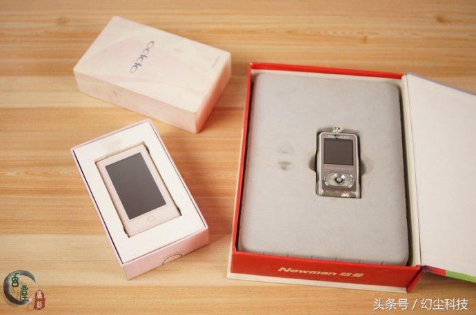 这些老旧的杂志，数码产品虽然不值钱了，但还是挺有纪念价值的