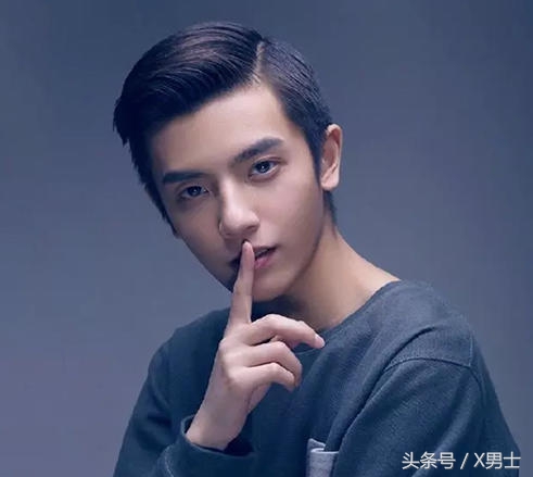 自己怎么剪刘海好看又自然男,今年男生流行什么刘海好看