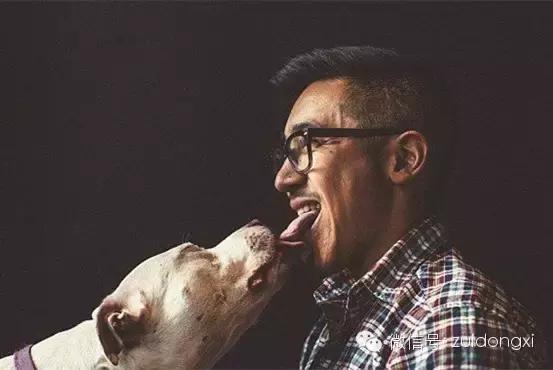 用100粒口香糖，体会舌吻的22种味道