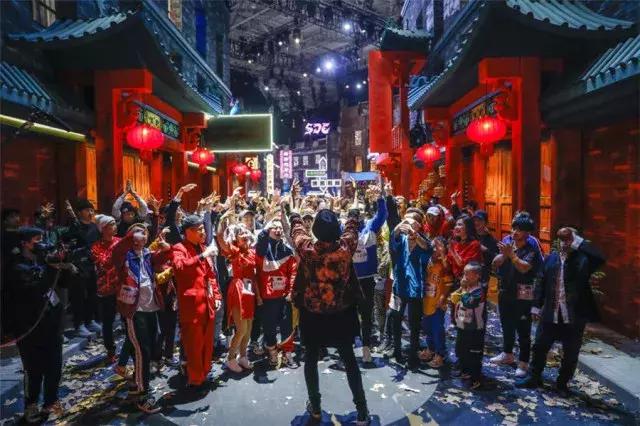 70后罗志祥80后韩庚90后黄子韬00后易烊千玺，这些细节却是相通的