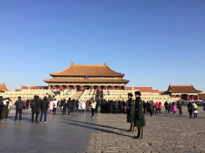 冬天去哪里旅游暖和特色美食,冬季游玩攻略美食推荐