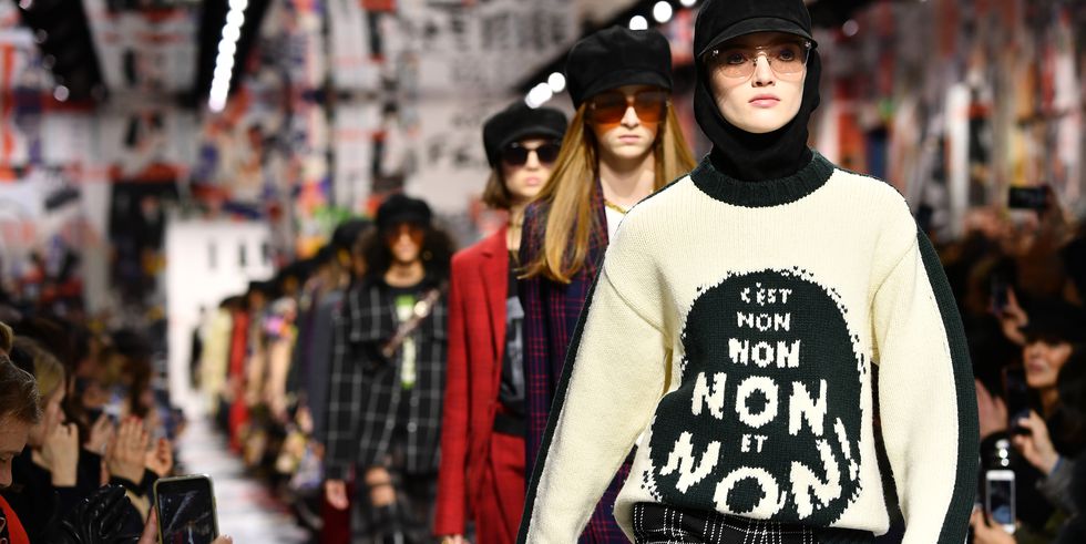 dior成衣秀经典,dior2018秋冬时装复古巴黎郊区