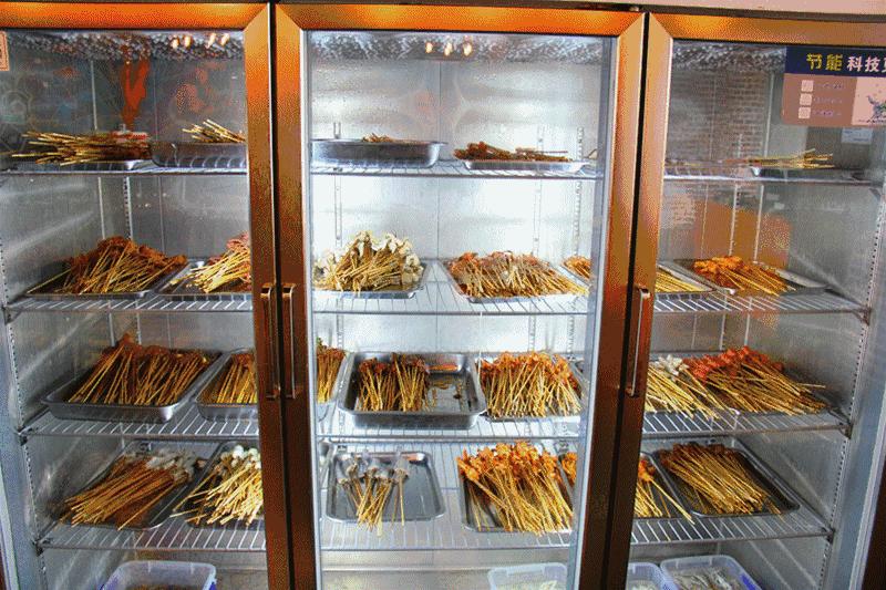 西安这家串串店火了,西安这家串串摊价格很实惠