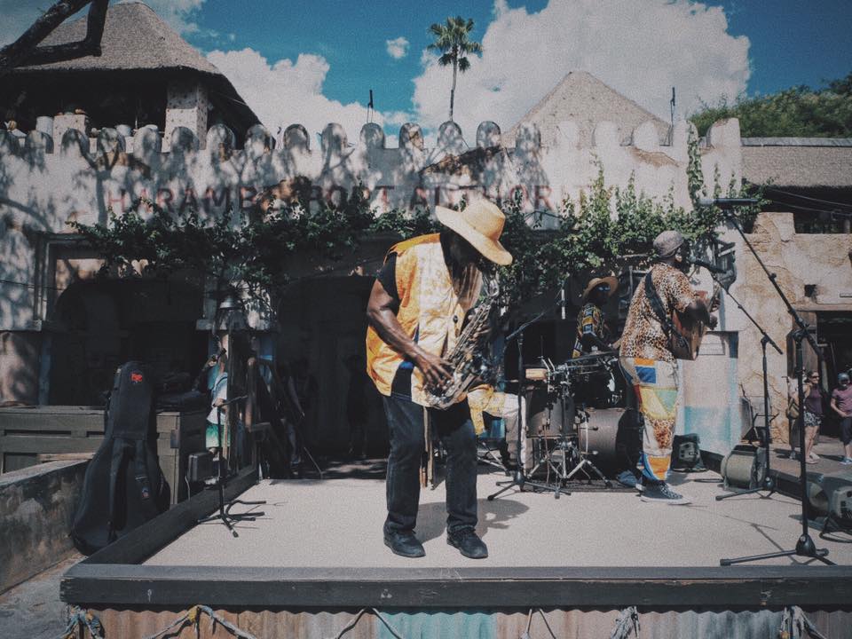 春天没能一起放风筝夏天一起看海,春天去不去旅游