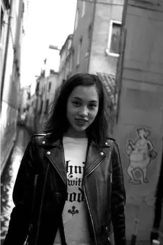 新垣和石原里美哪个好看,石原里美短发穿搭