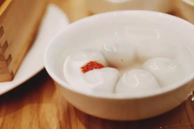 费列罗馅儿的汤圆,费列罗汤圆和红糖糯米小丸子