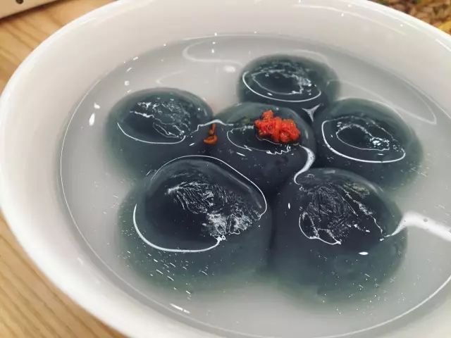 费列罗馅儿的汤圆,费列罗汤圆和红糖糯米小丸子