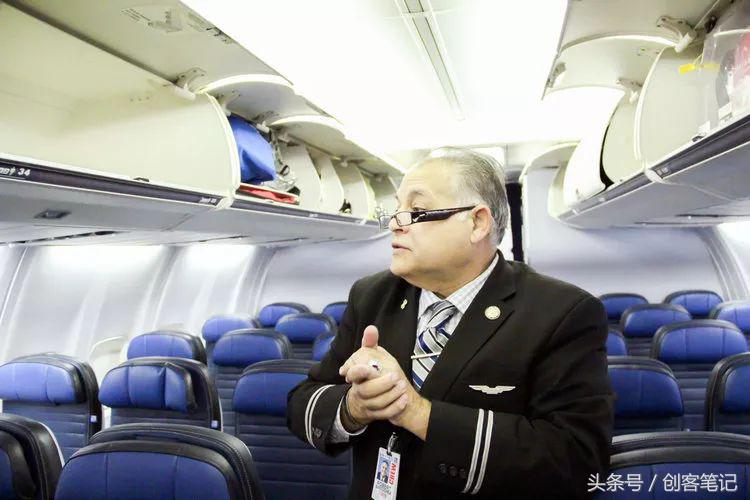 乘务员的行为细节,乘务员背后的心酸