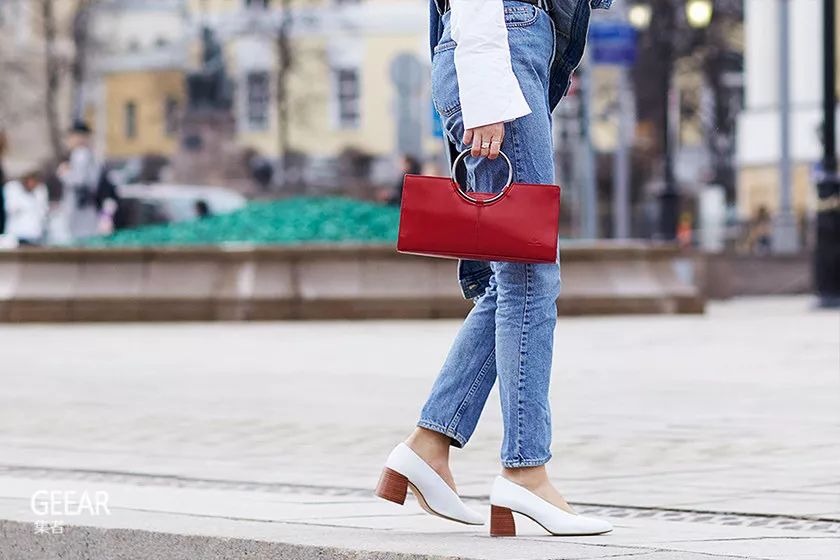 想要弹性牛仔裤变松,如何选择一条合适的牛仔裤