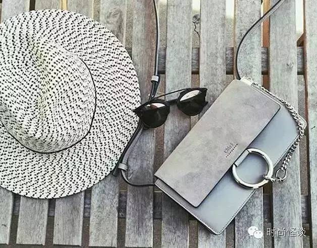 蒋欣捐款200万,蒋欣演樊胜美收红包收到手软