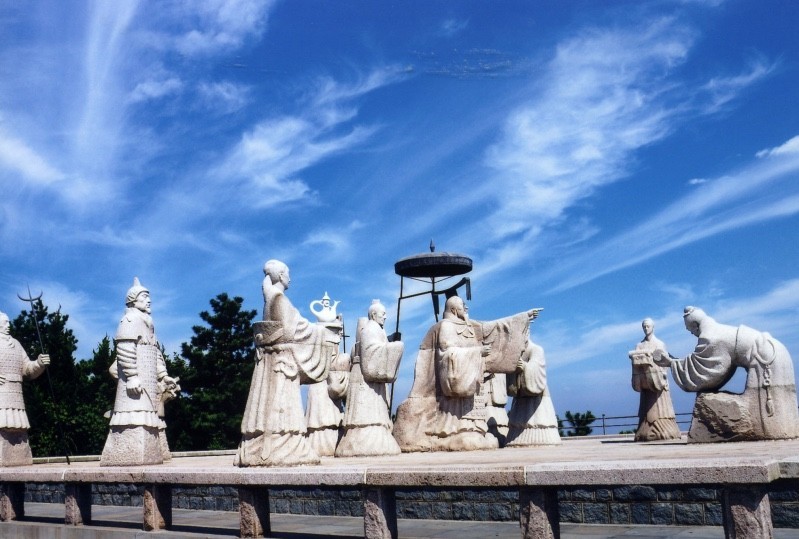 青岛黄岛最清澈最好玩的海边,青岛和黄岛哪个更适合旅游