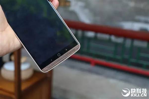 三星和华为最值得入手的手机,三星机皇和华为机皇