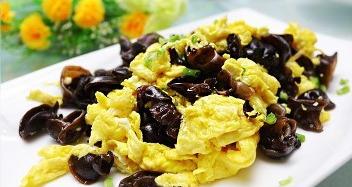 米饭糊了怎么做好吃,米饭烧糊了怎么解决生活小妙招