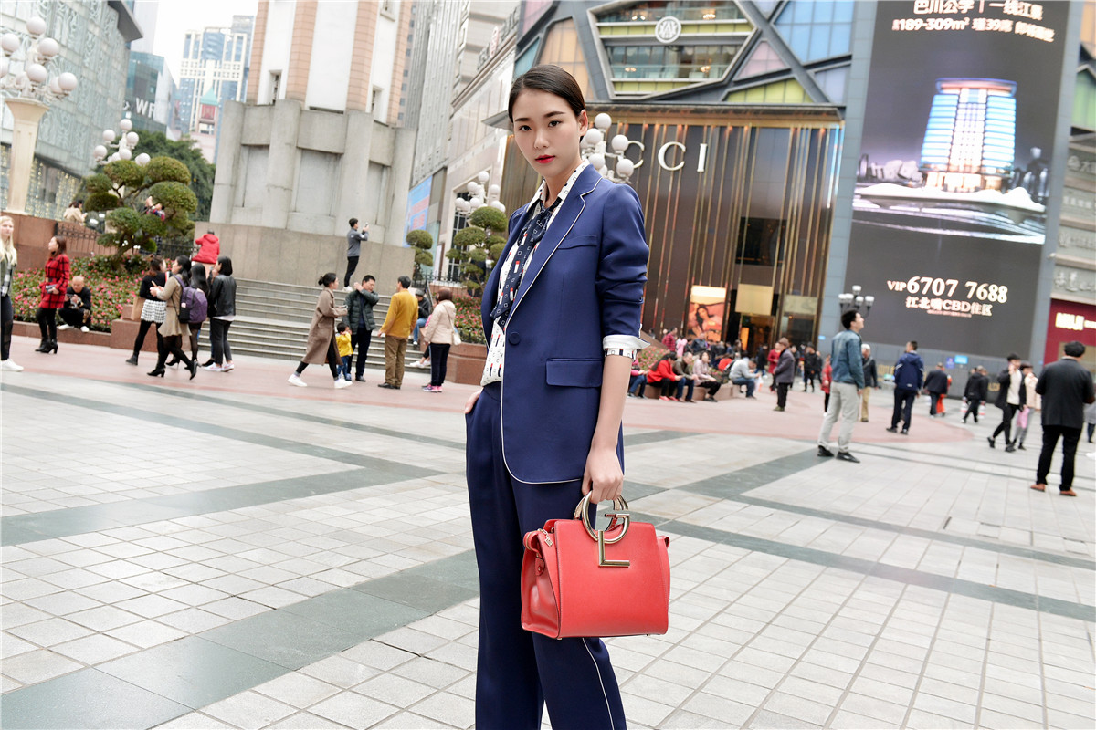 重庆解放碑街拍摄影馆,解放碑每天美女街拍时间