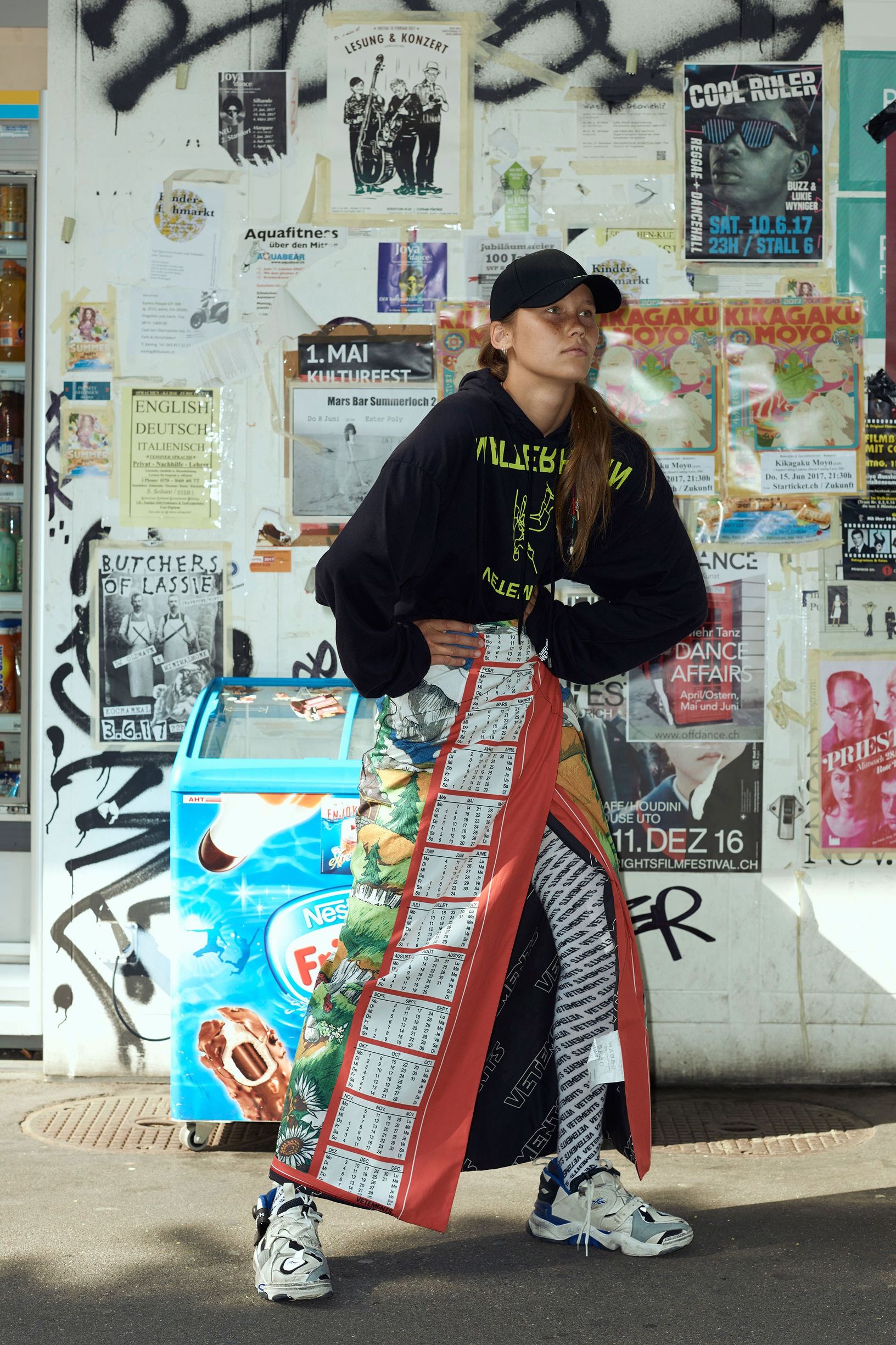 这个潮牌请来素人走秀，效果很赞，最老超模也来助阵