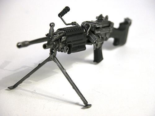 m249轻机枪红海行动,红海行动拍摄现场枪是真的吗