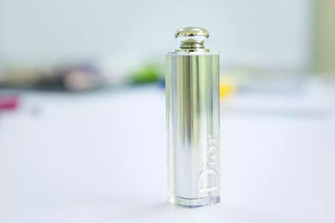 我们让4个直男猜化妆品，女生们哭晕在厕所！哈哈哈哈...