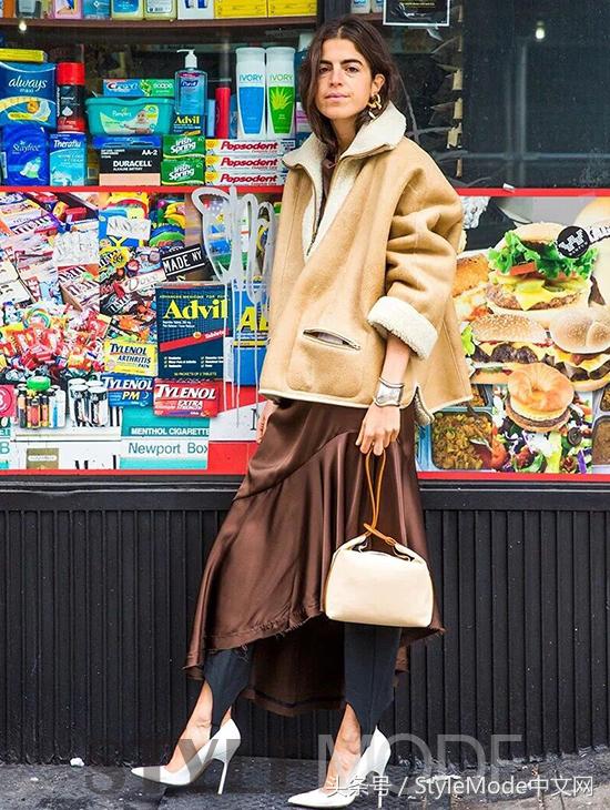 妈妈高档踩脚裤,薄款光泽踩脚裤