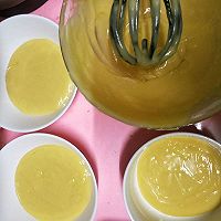 小白兔粉红色草莓蛋糕,粉红色草莓蛋糕