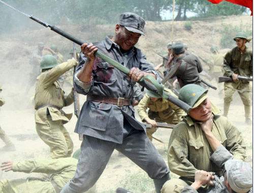 他是新四军孤胆英雄，战死后陈毅怒吼：国民*党**两个团换不来他！