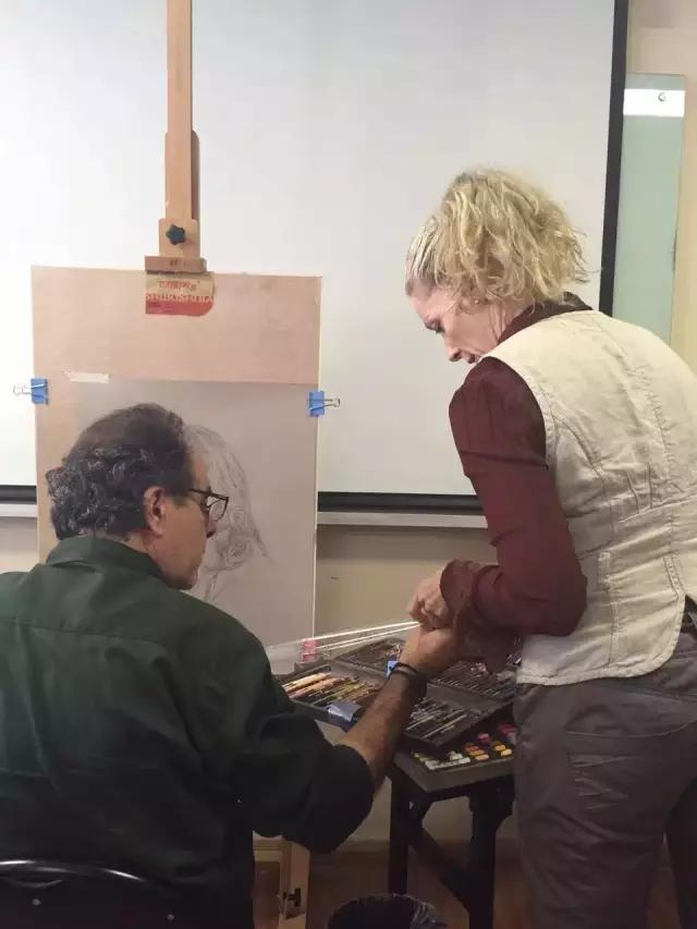 当代最厉害的超写实大师,自学超写实油画