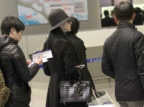 知名女星卖假名牌包,女明星假包