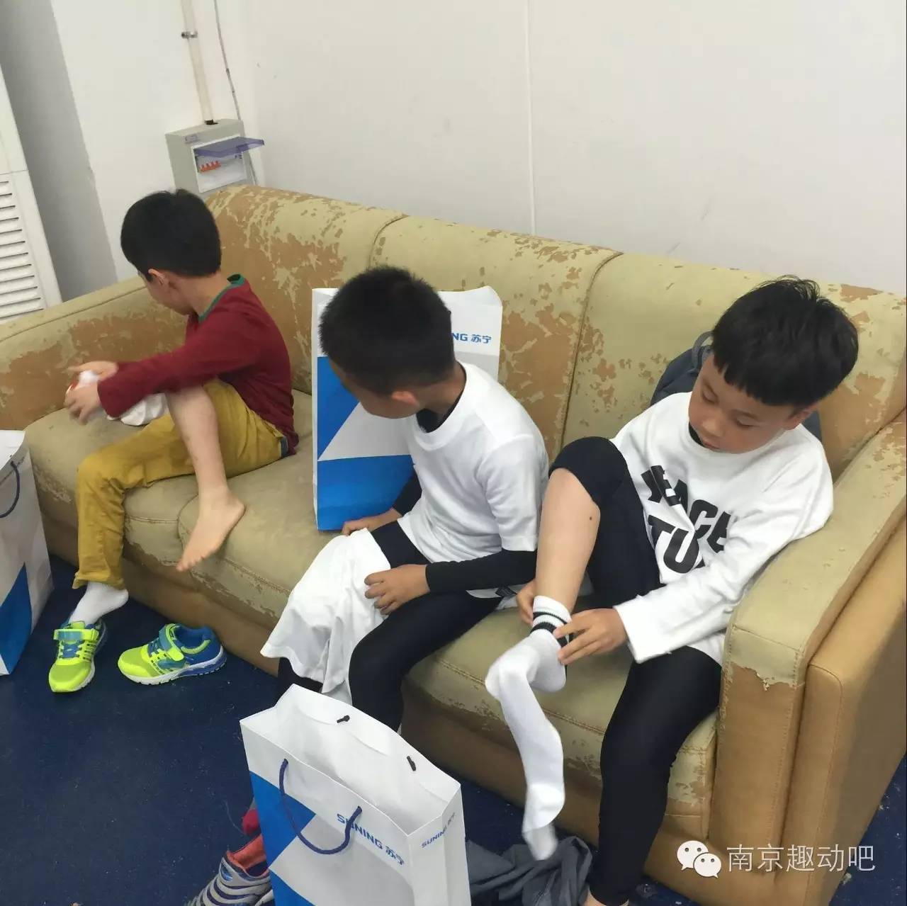 雨花区中小学生足球,南京雨花实验小学足球队视频