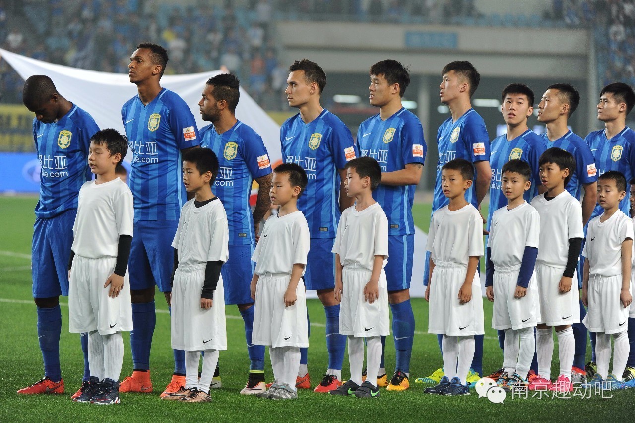 雨花区中小学生足球,南京雨花实验小学足球队视频
