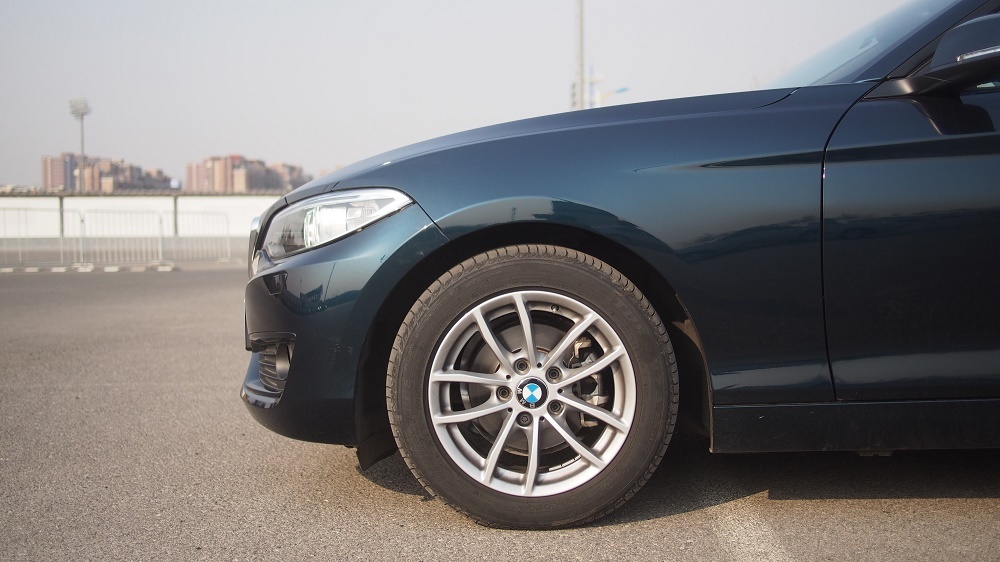 宝马218敞篷三缸发动机怎么样,宝马218i试驾体验