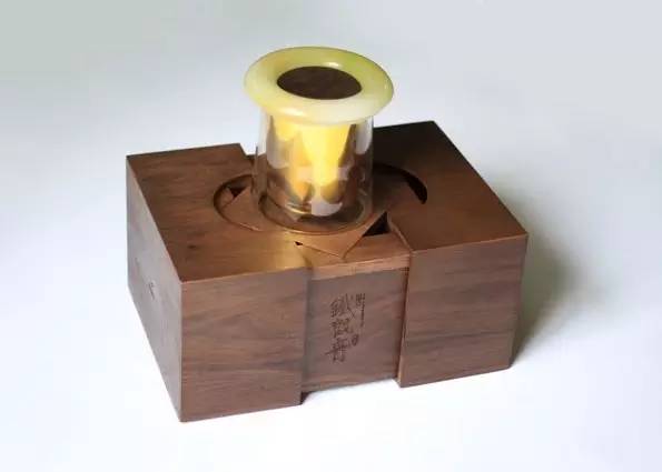 传统与现代碰撞与融合,传统和现代生活方式