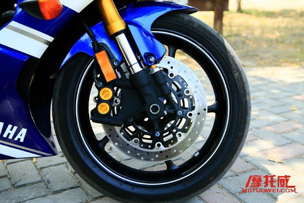 雅马哈yzf600r试驾视频,2023雅马哈yzf-r6赛道版