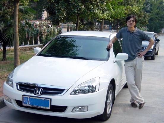 开100多万宝马730的老板，“土豪”的生活是怎样的？