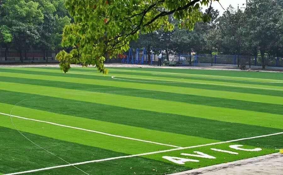 有一个呆萌的女生,大学里的可爱憨憨女孩