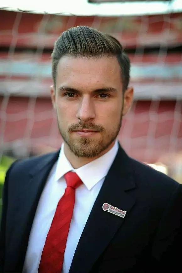 不得了了，如今的年轻人啊，一言不合就换发型！