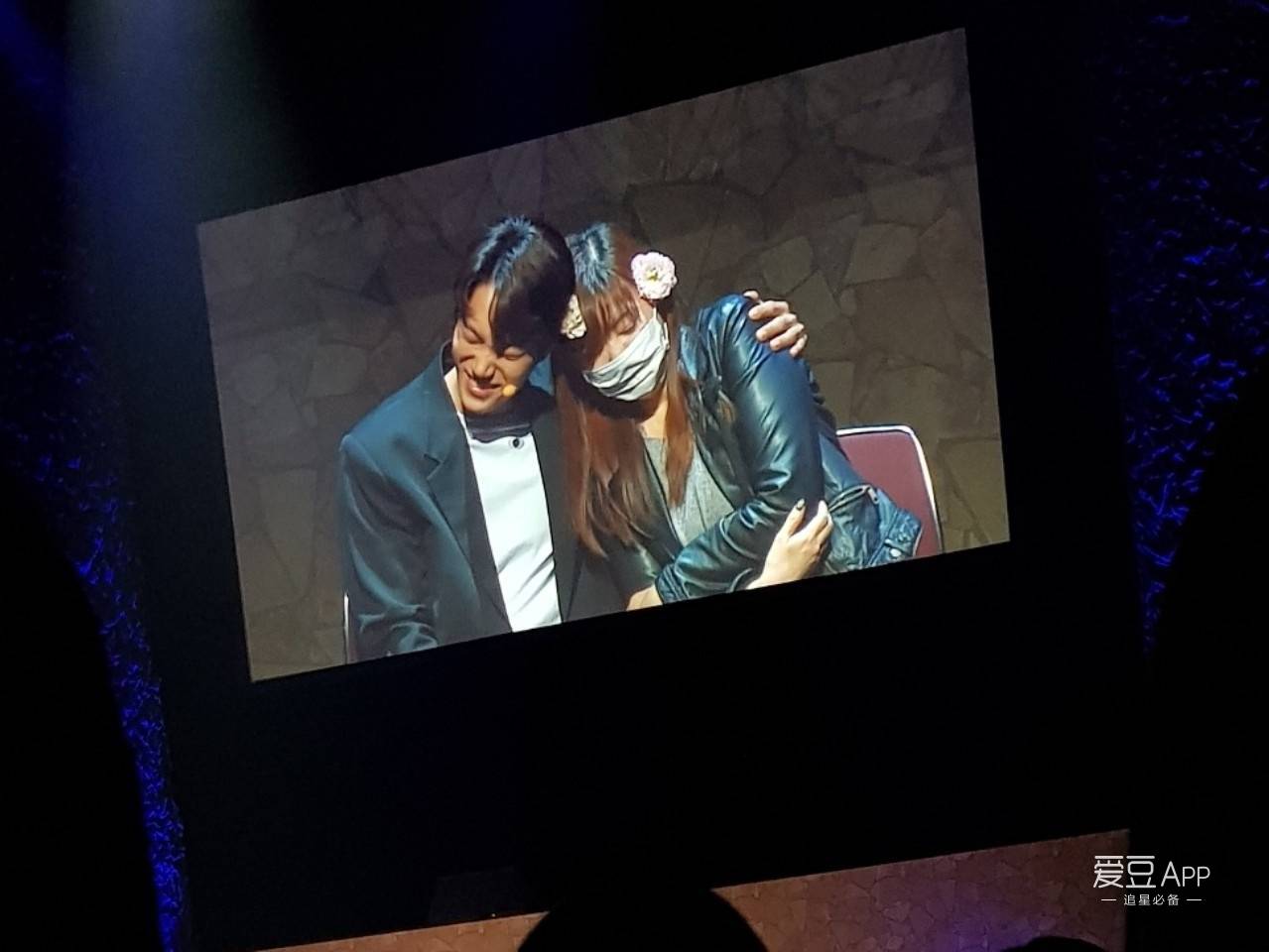 「EXO」「分享」180321今日份撩人撩心的钟仁请问嫉妒的话有药可医吗?