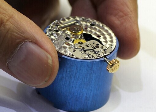 劳力士3135机芯真假对比图解视频,经典劳力士3135机芯拆解视频