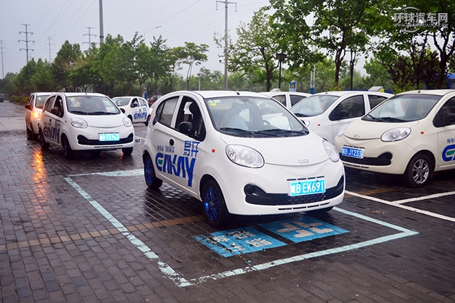 15块钱一天的出租屋,15元租台车5小时