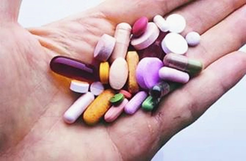 牙龈肿痛怎么办？喝水、进食都成障碍！