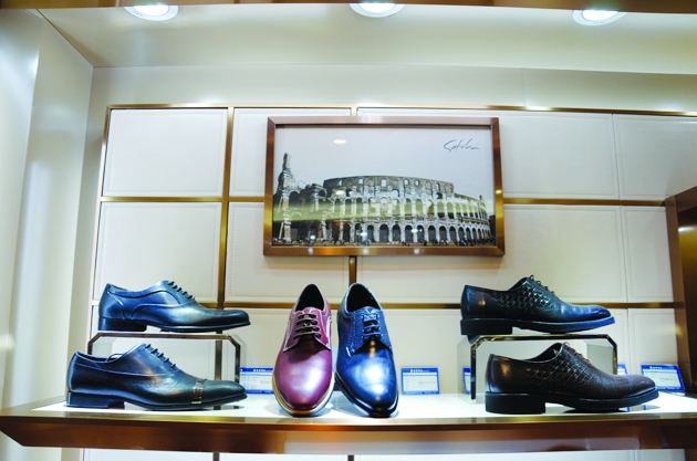 沙驰男鞋升级开业,沙驰男鞋讲解