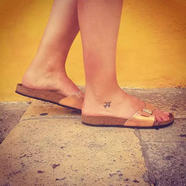 刺青|脚部微刺青是鞋子搭配利器，极简纹身反而更美！