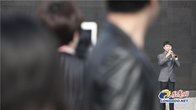 清明悼念英烈朗诵视频,感人催泪的清明烈士陵园