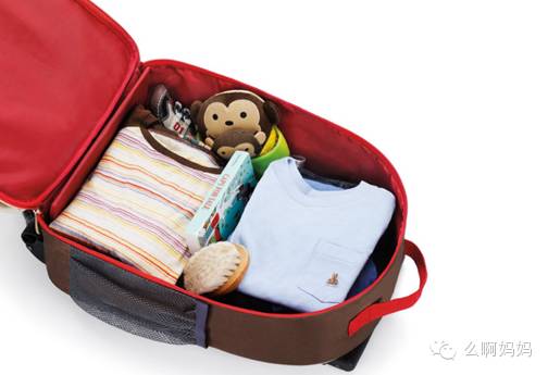 孩子多大拥有一个自己的行李箱,给宝宝一个专属她的行李箱