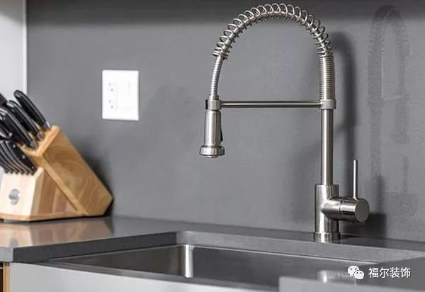 家里水龙头忘关漏水怎么处理,家里水龙头渗水要如何解决