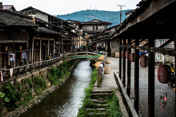 杞诲鏃呰,杞诲鍑鸿