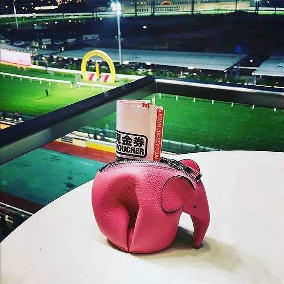 时尚必备单品女士红色钱包推荐,新款钱包型手提包时髦又洋气