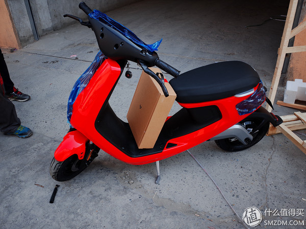 城市穿梭小精灵电动车,小牛电动车m1深度试驾体验