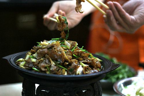 炙子烤肉味的烤羊肉比炙子烤肉还简单的烤羊肉