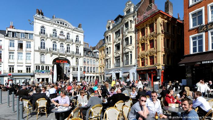 2016欧洲杯首发阵容,2016欧洲杯第一场球赛谁开球