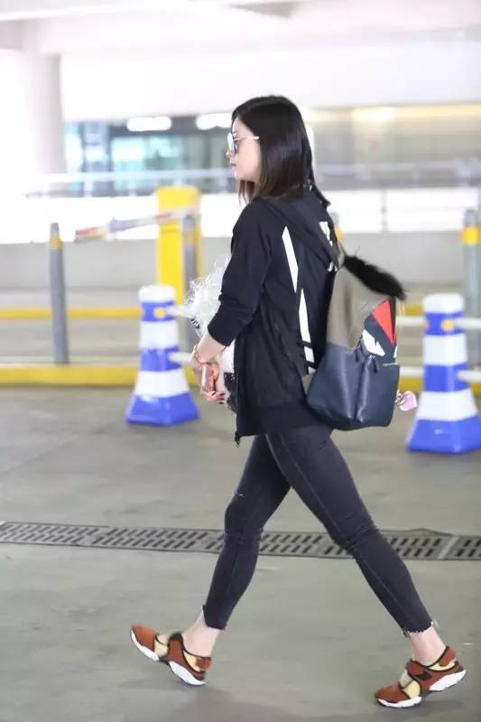 杨幂小糯米买包包,杨幂小宋佳